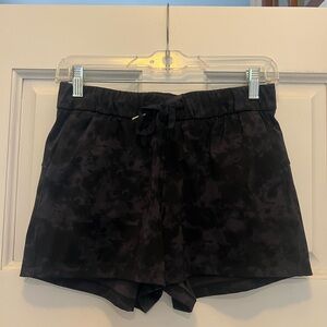 CRZ YOGA Black Patterned Athletic Shorts